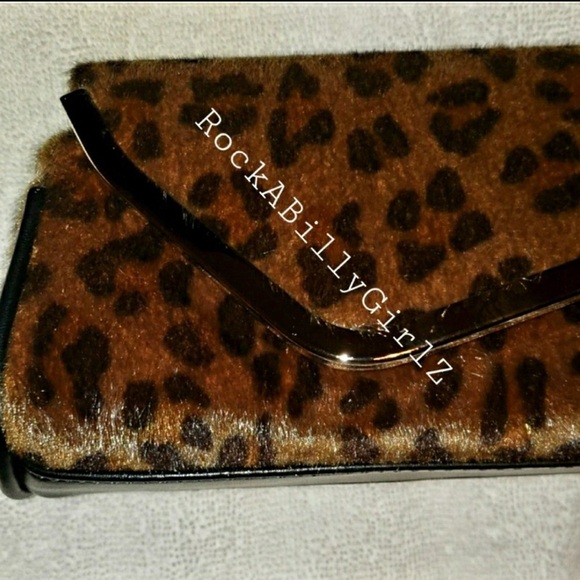 Sourpuss Leopard Faux Fur Magnetic Closure Clutch Purse with Black Satin NEW - Picture 7 of 7
